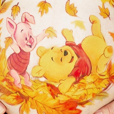 Bemalung auf Schwangerschaftsbauch mit Winnie Pooh und Ferkel